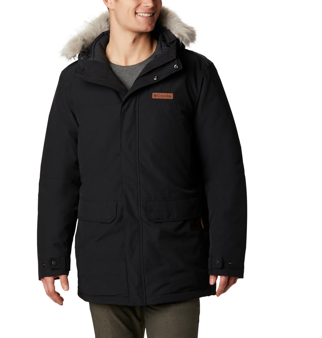 A Men Wearing Columbia Men Black Marquam Peak Parka