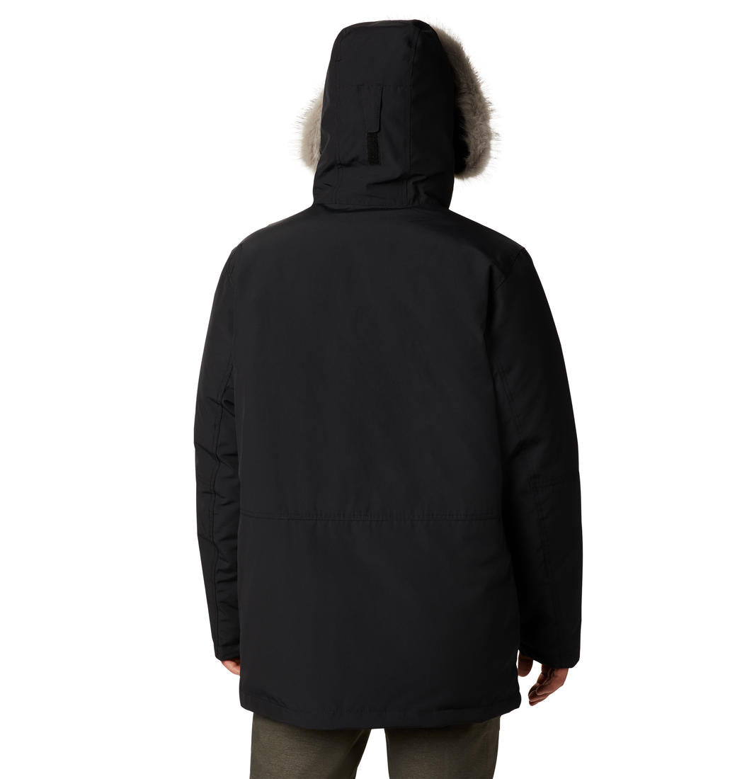 A Men Wearing Columbia Men Black Marquam Peak Parka