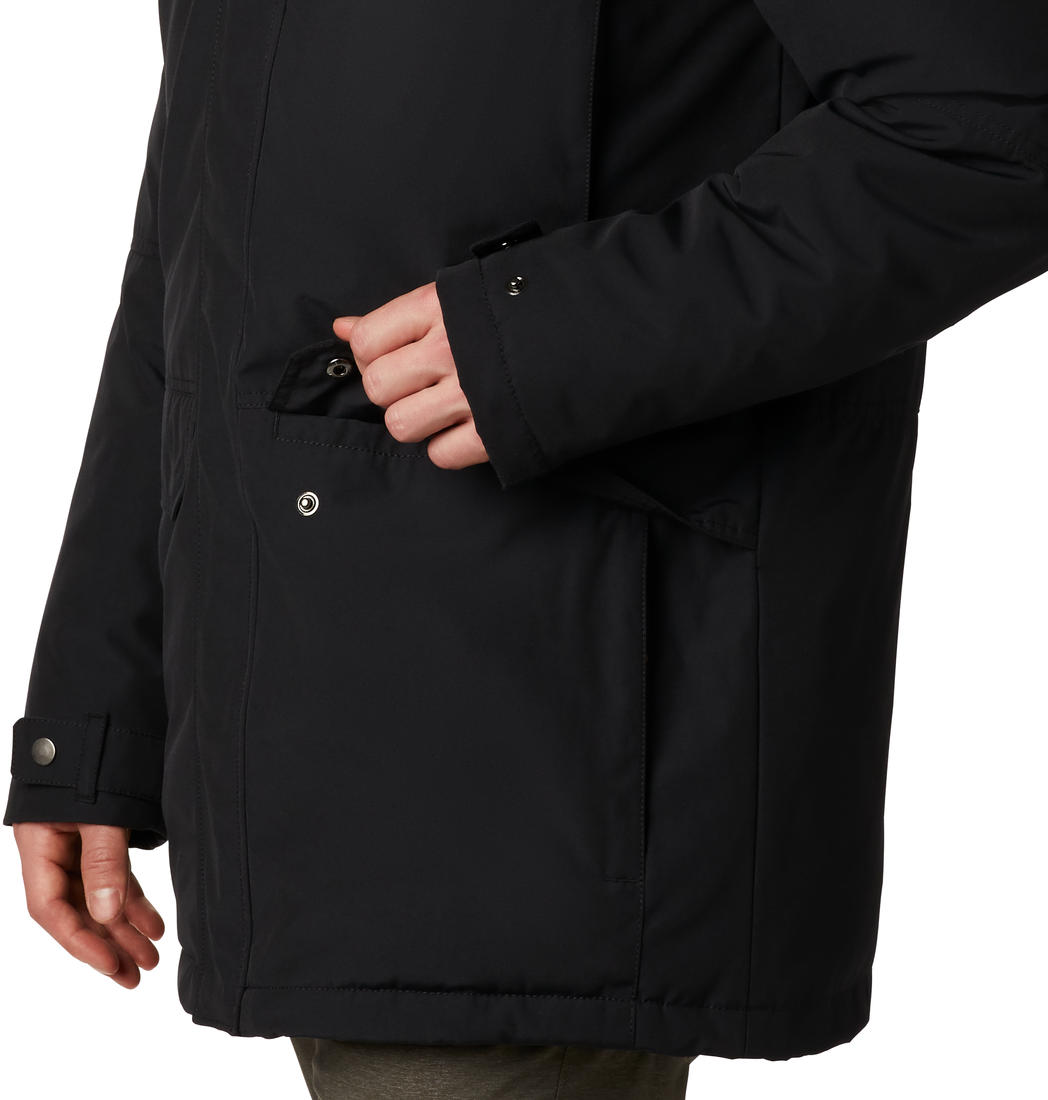 A Men Wearing Columbia Men Black Marquam Peak Parka