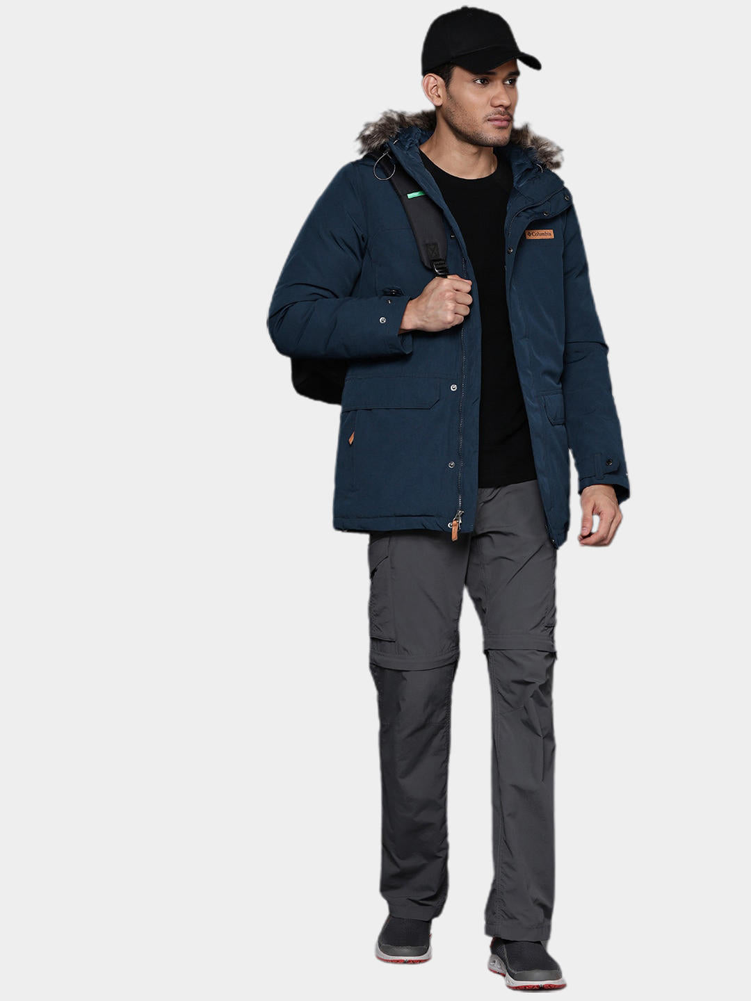 A Men Wearing Columbia Men Blue Marquam Peak Parka