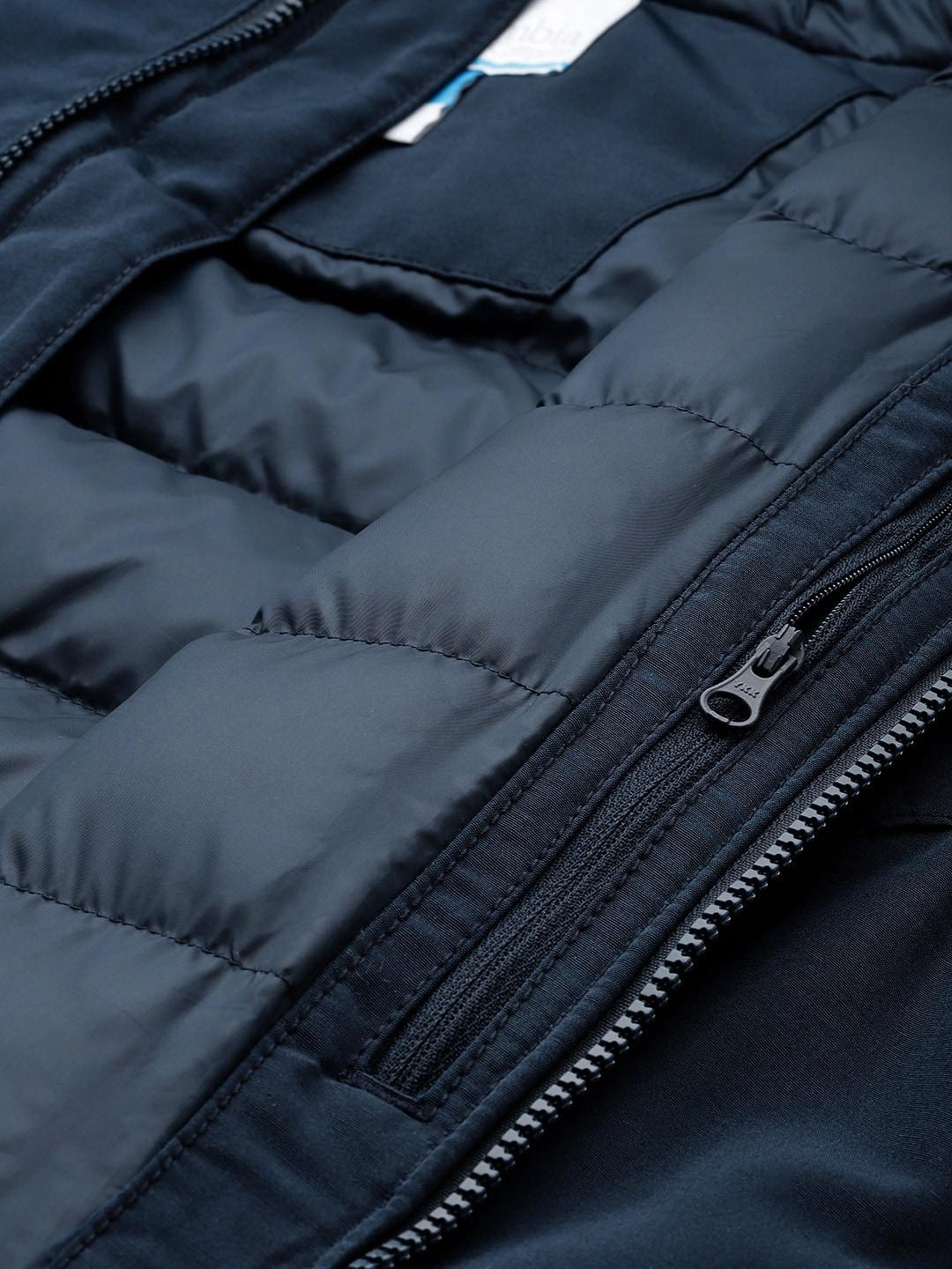A Men Wearing Columbia Men Blue Marquam Peak Parka