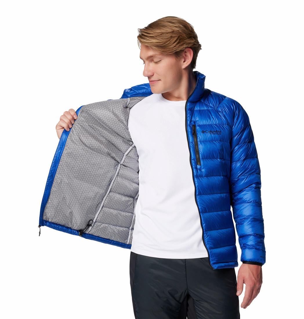 A Men Wearing Columbia Men Blue Arctic Crest Down Jacket
