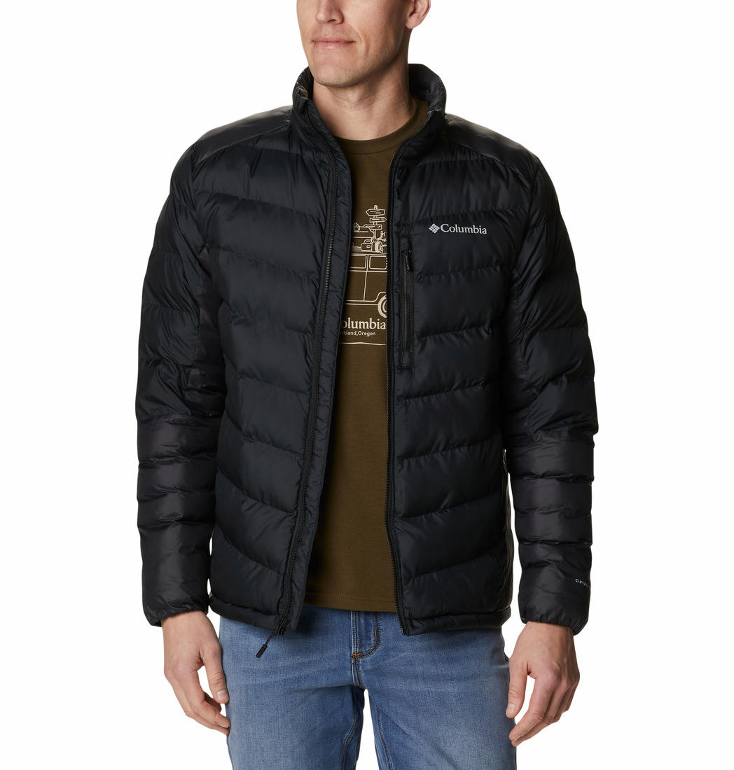 A Men Wearing Columbia Men Black Labyrinth Loop Jacket