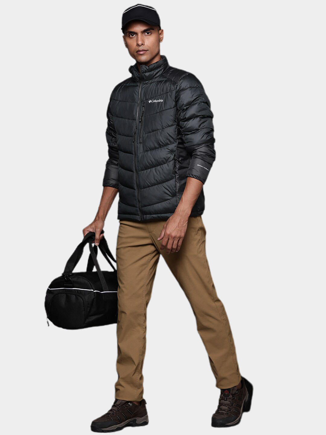 A Men Wearing Columbia Men Black Labyrinth Loop Jacket
