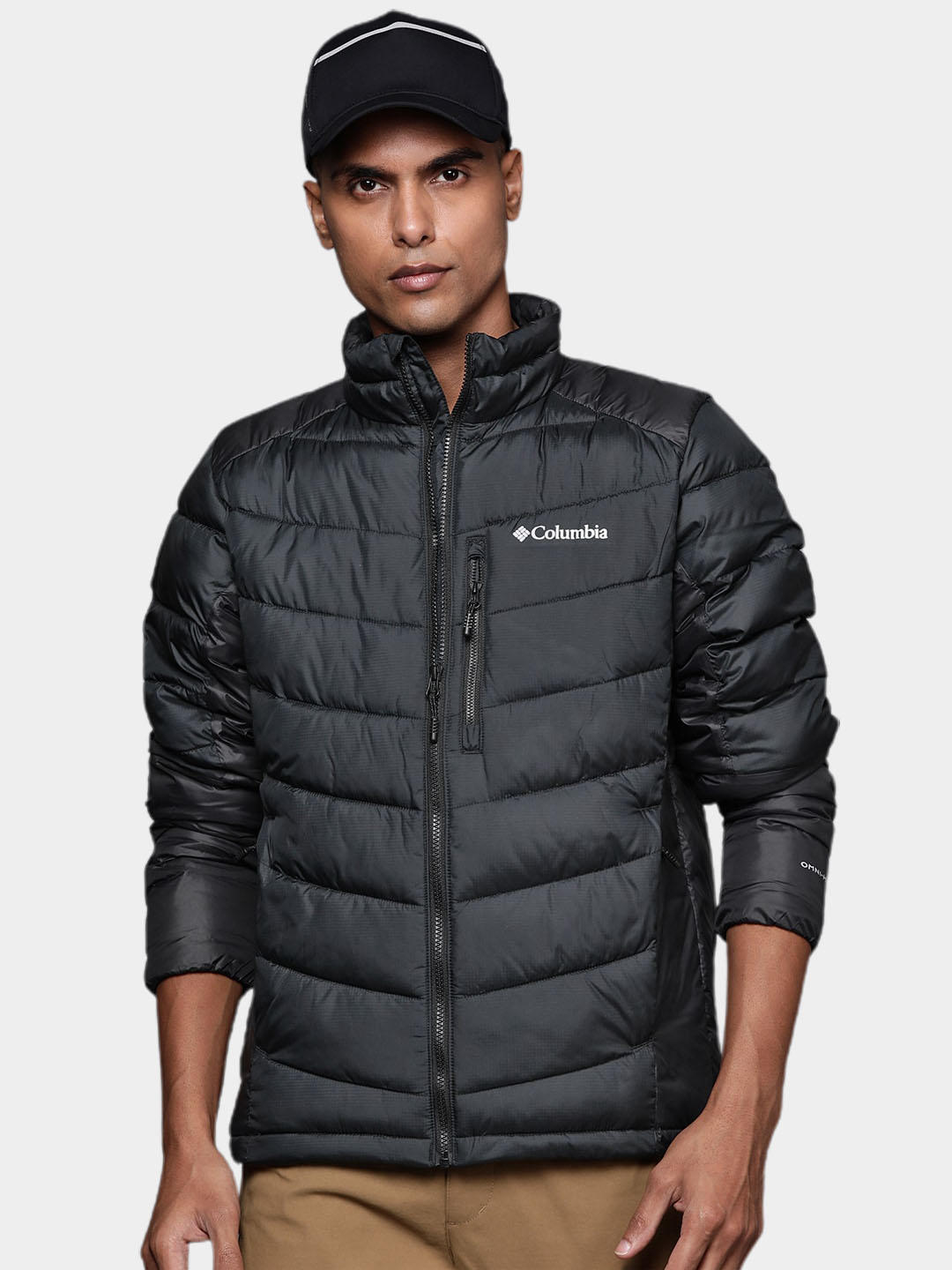 A Men Wearing Columbia Men Black Labyrinth Loop Jacket