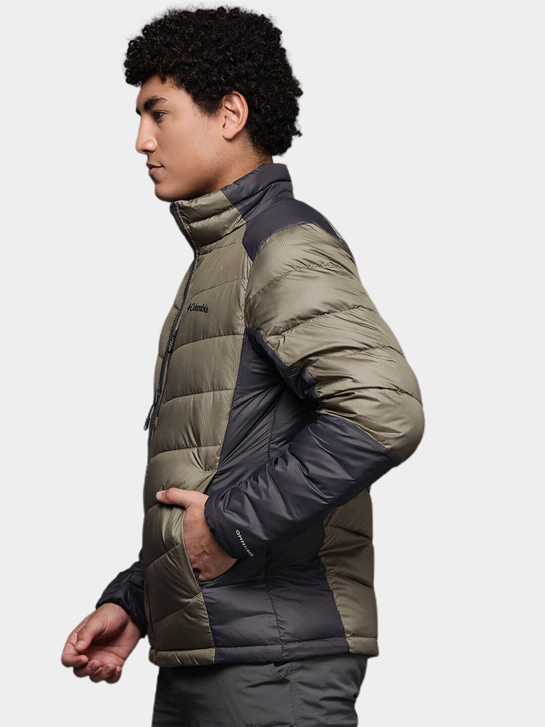 A Men Wearing Columbia Men Green Labyrinth Loop Jacket