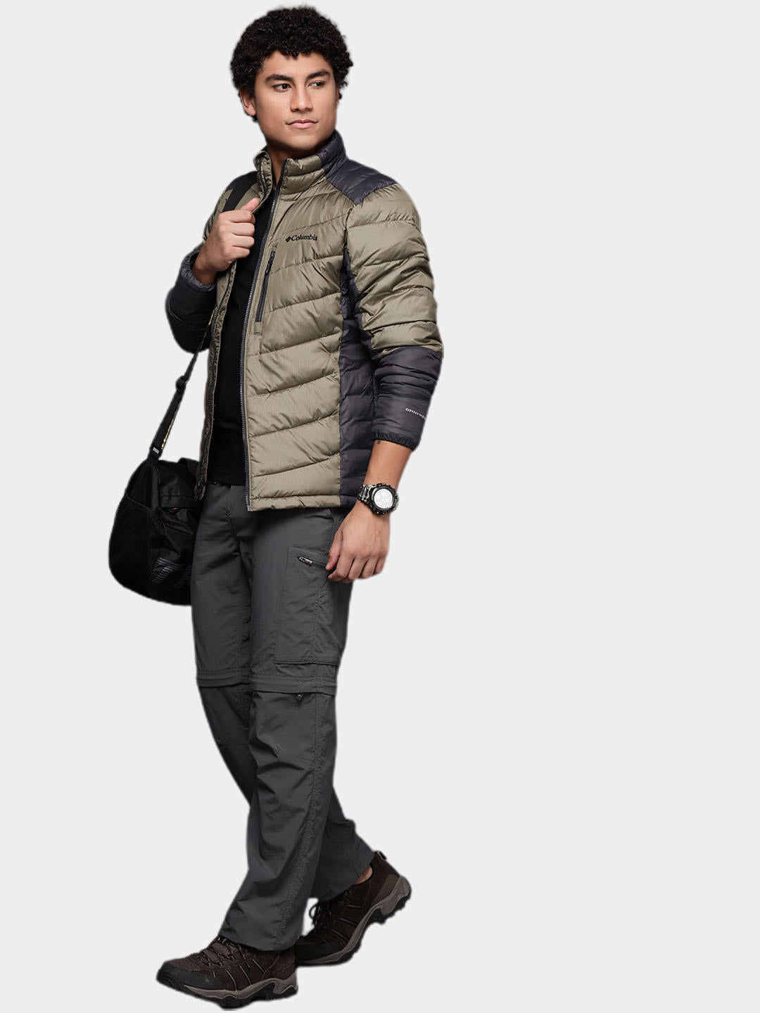 A Men Wearing Columbia Men Green Labyrinth Loop Jacket