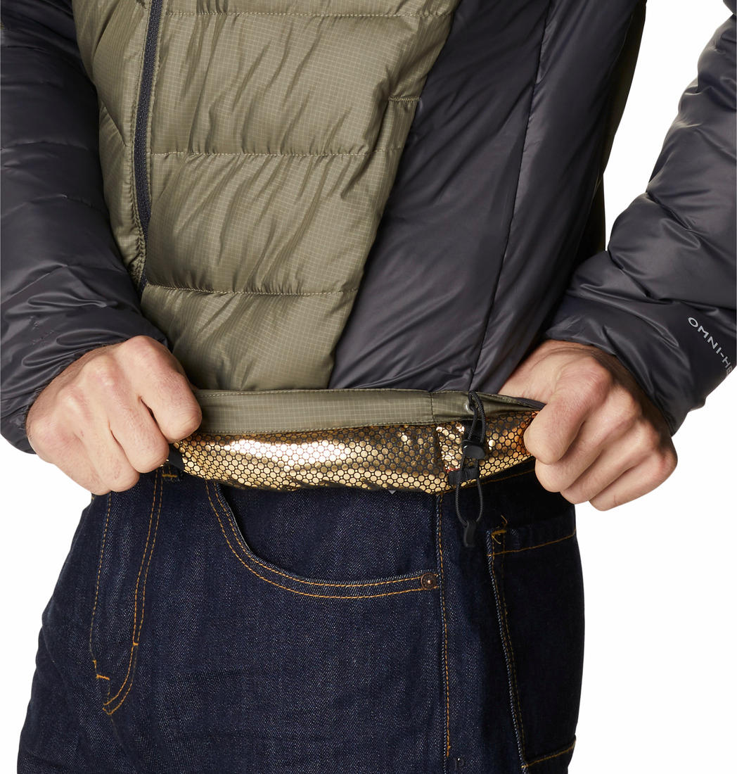 A Men Wearing Columbia Men Green Labyrinth Loop Jacket