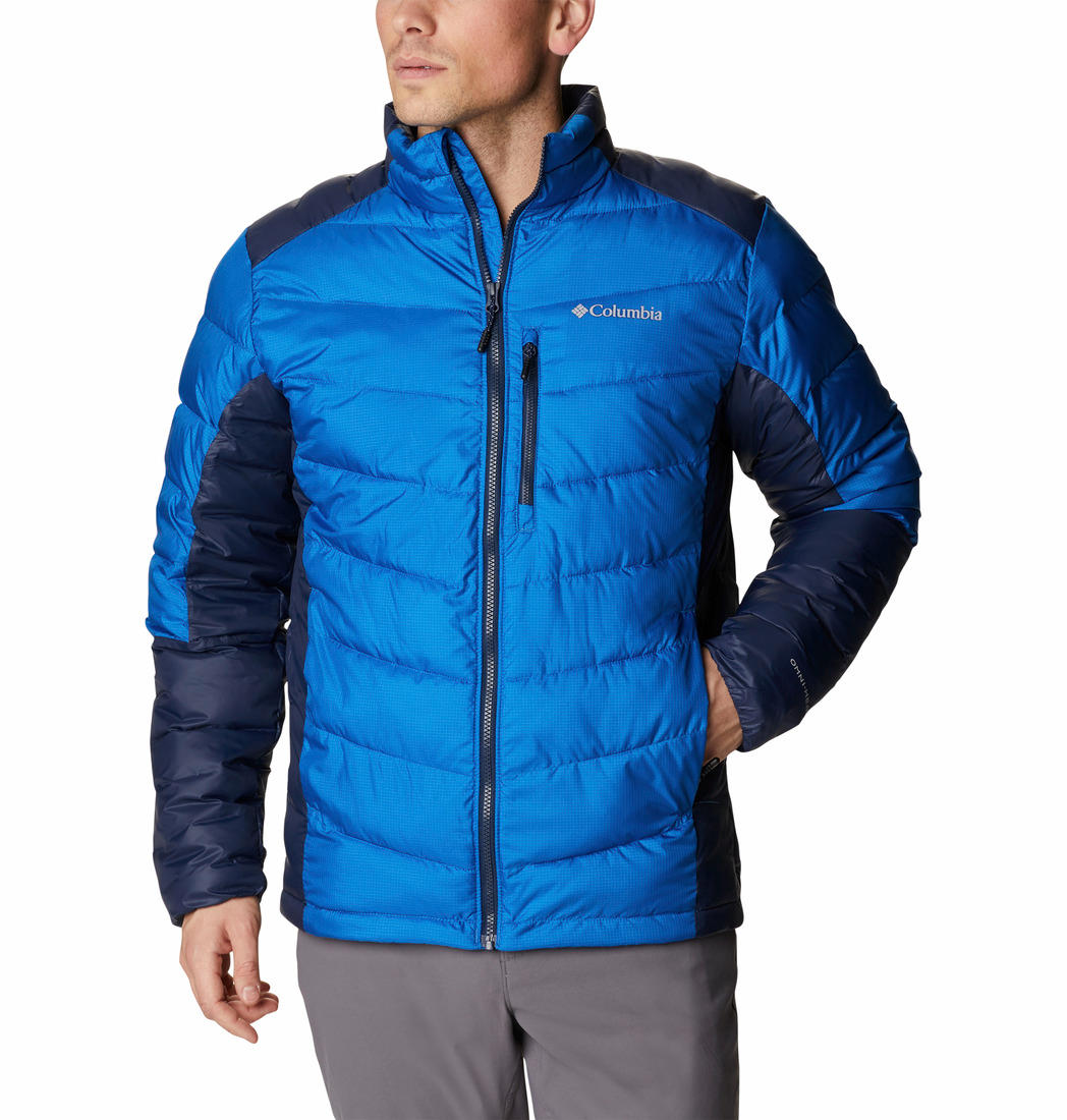 A Men Wearing Columbia Men Blue Labyrinth Loop Jacket