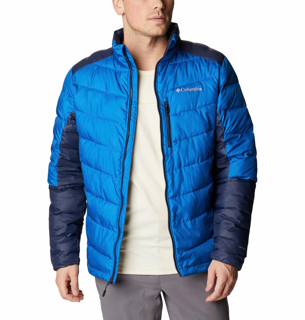 A Men Wearing Columbia Men Blue Labyrinth Loop Jacket