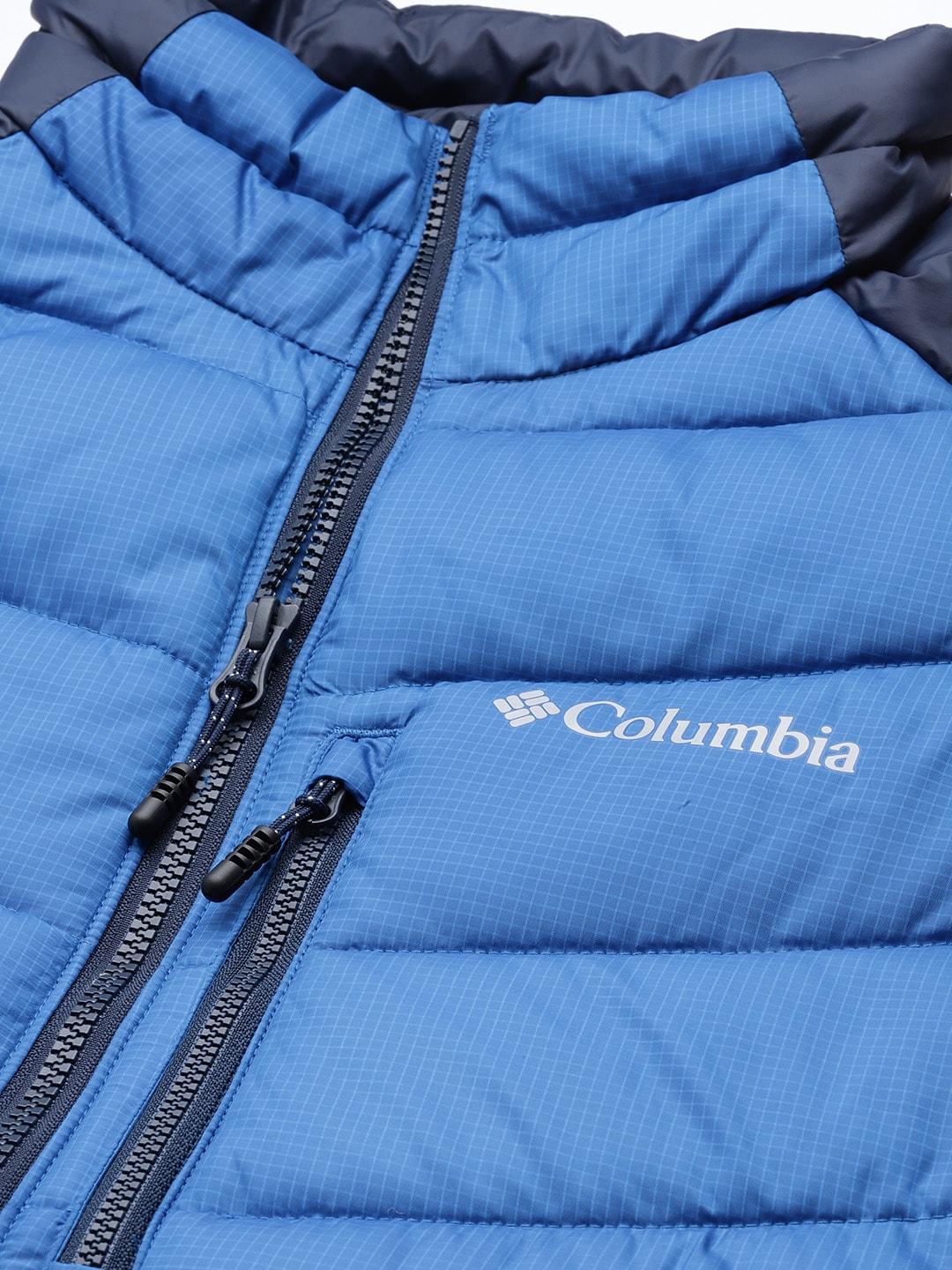 A Men Wearing Columbia Men Blue Labyrinth Loop Jacket