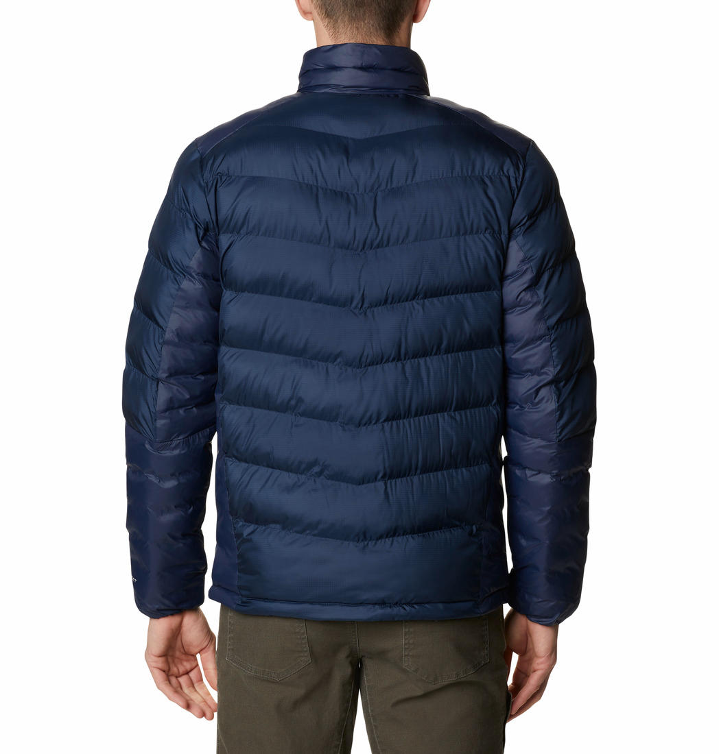 A Men Wearing Columbia Men Blue Labyrinth Loop Jacket