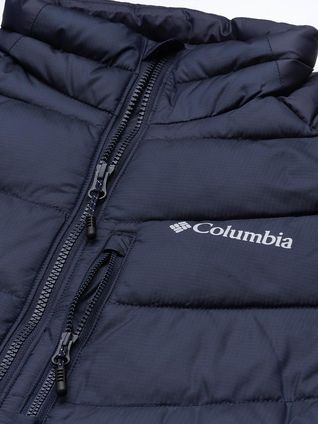 A Men Wearing Columbia Men Blue Labyrinth Loop Jacket