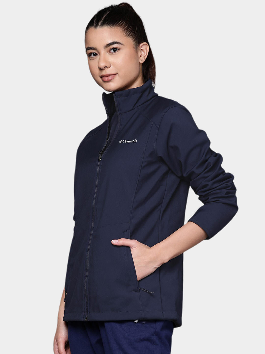 A Women Wearing Columbia Women Navy Blue Kruser Ridge II Softshell