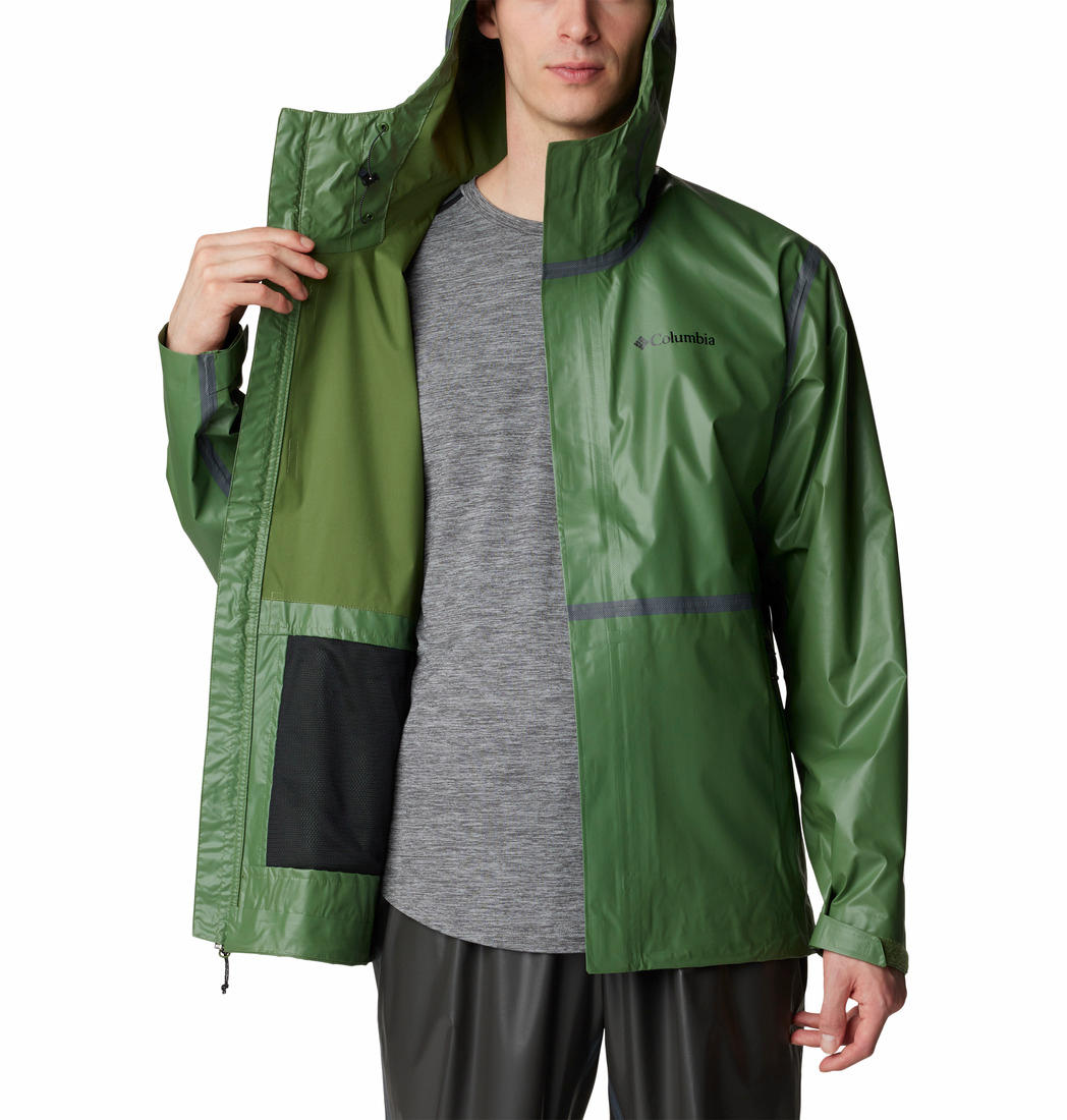 A Men Wearing Columbia Men Green OutDry Extreme HikeLite Shell
