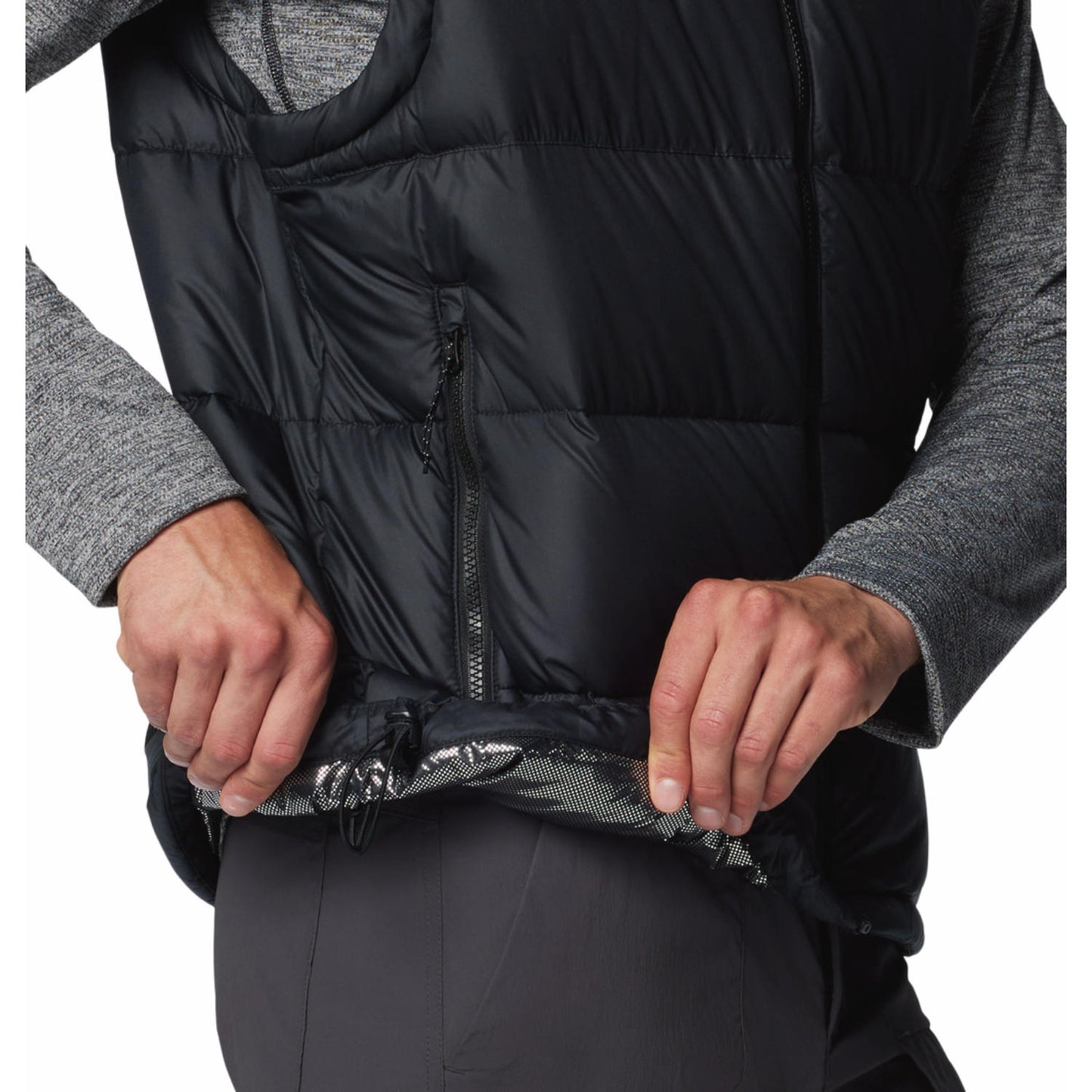 A Men Wearing Columbia Men Black Pike Lake II Vest