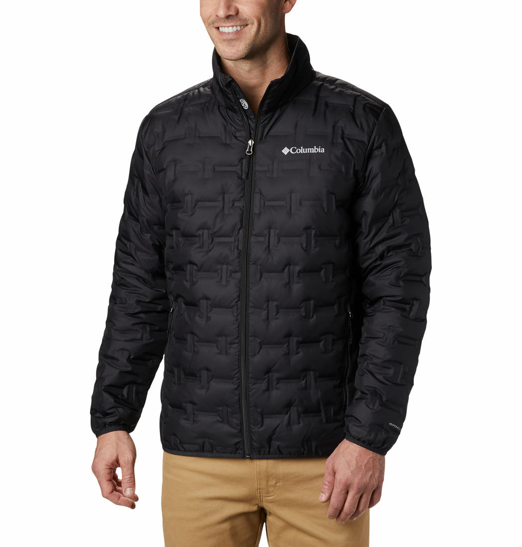 A Men Wearing Columbia Men Black Delta Ridge Down Jacket