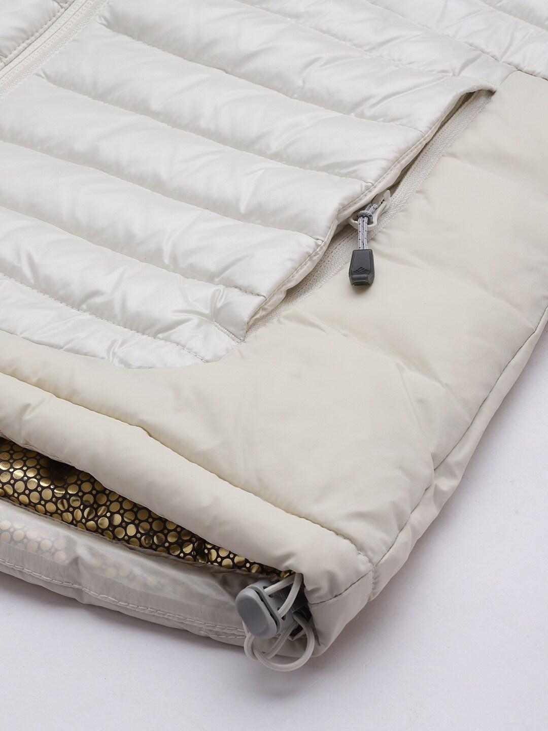 A Women Wearing Columbia Women White Labyrinth Loop Hooded Jacket