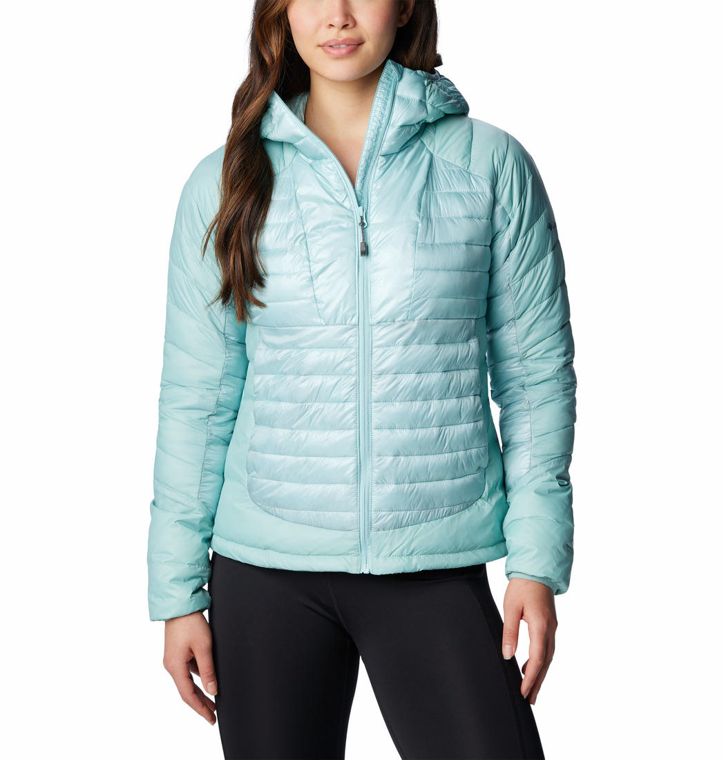A Women Wearing Columbia Women Blue Labyrinth Loop Hooded Jacket