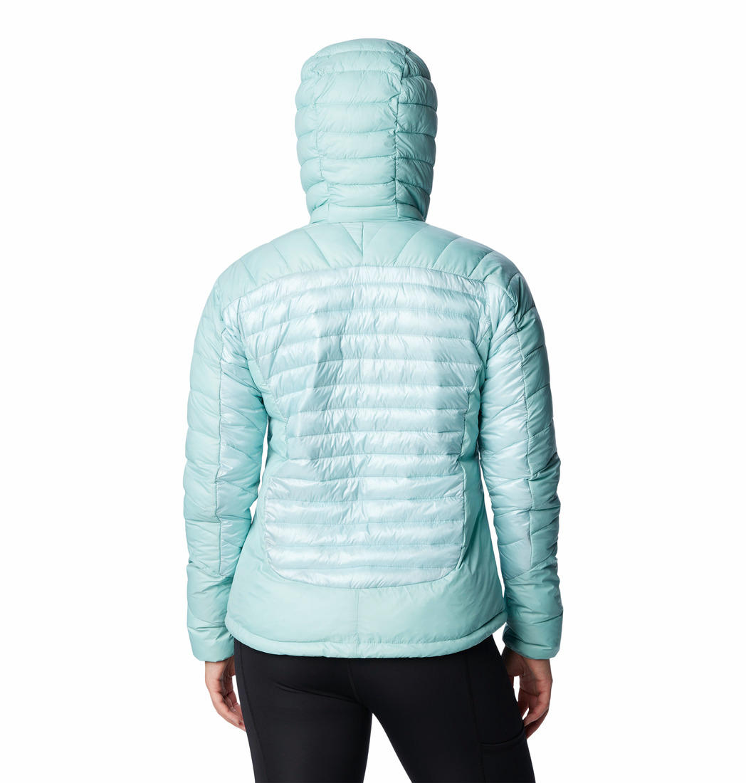 A Women Wearing Columbia Women Blue Labyrinth Loop Hooded Jacket