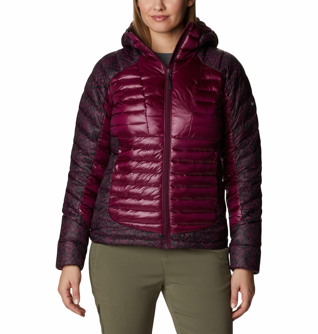 A Women Wearing Columbia Women Purple Labyrinth Loop Hooded Jacket