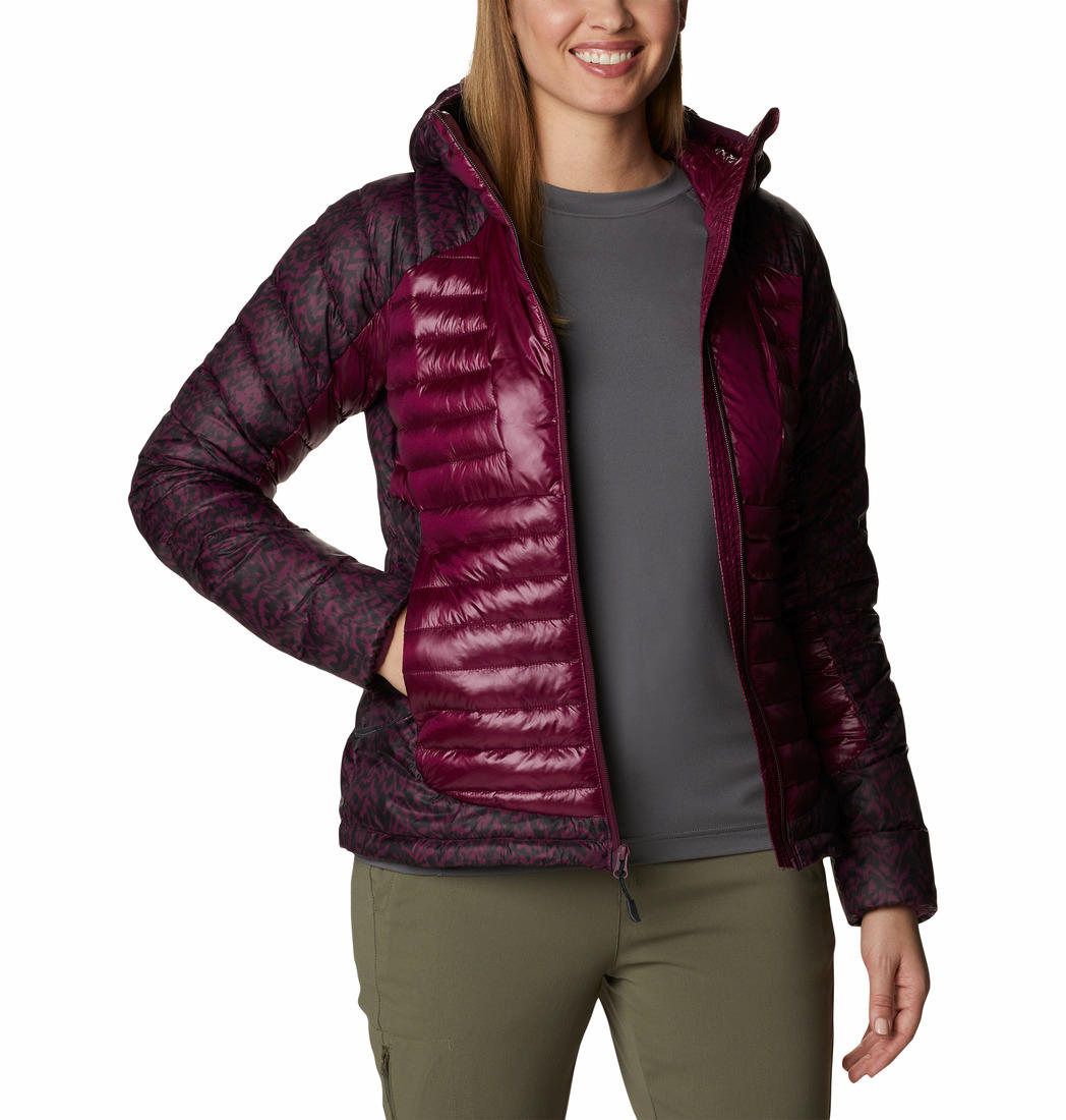 A Women Wearing Columbia Women Purple Labyrinth Loop Hooded Jacket