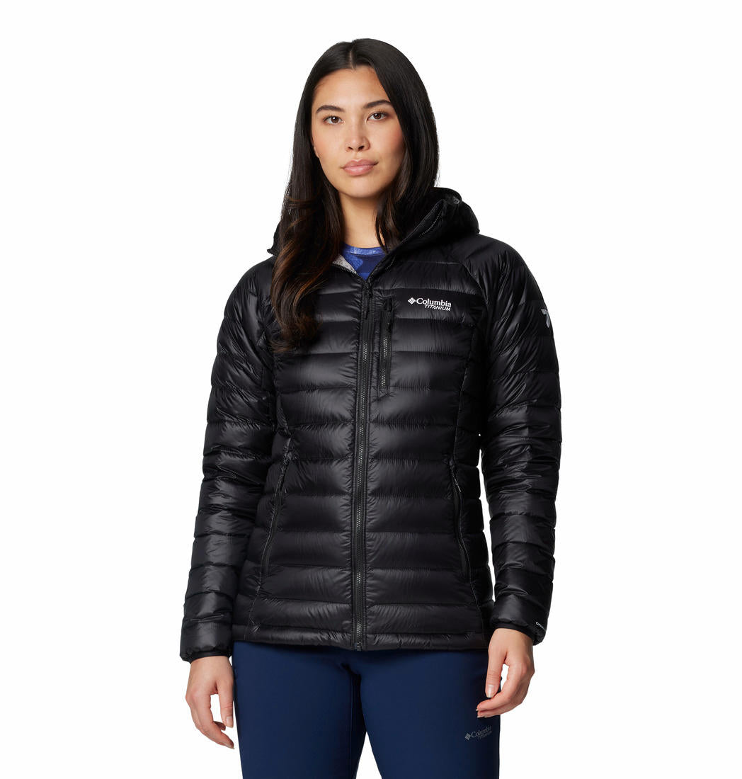 A Women Wearing Columbia Women Black Arctic Crest Down Hooded Jacket