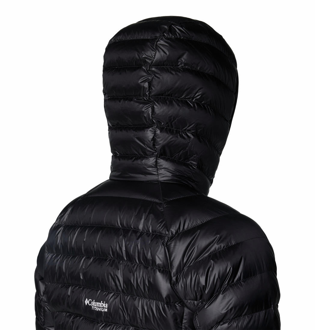 A Women Wearing Columbia Women Black Arctic Crest Down Hooded Jacket
