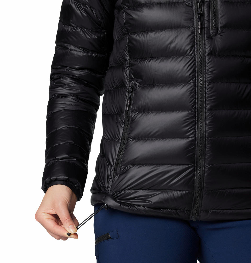 A Women Wearing Columbia Women Black Arctic Crest Down Hooded Jacket