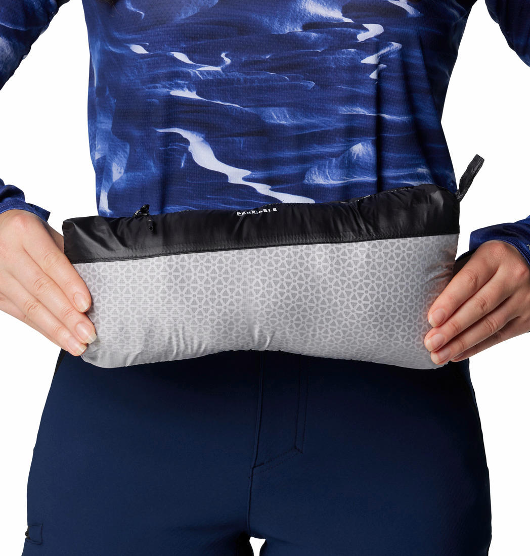 A Women Wearing Columbia Women Black Arctic Crest Down Hooded Jacket