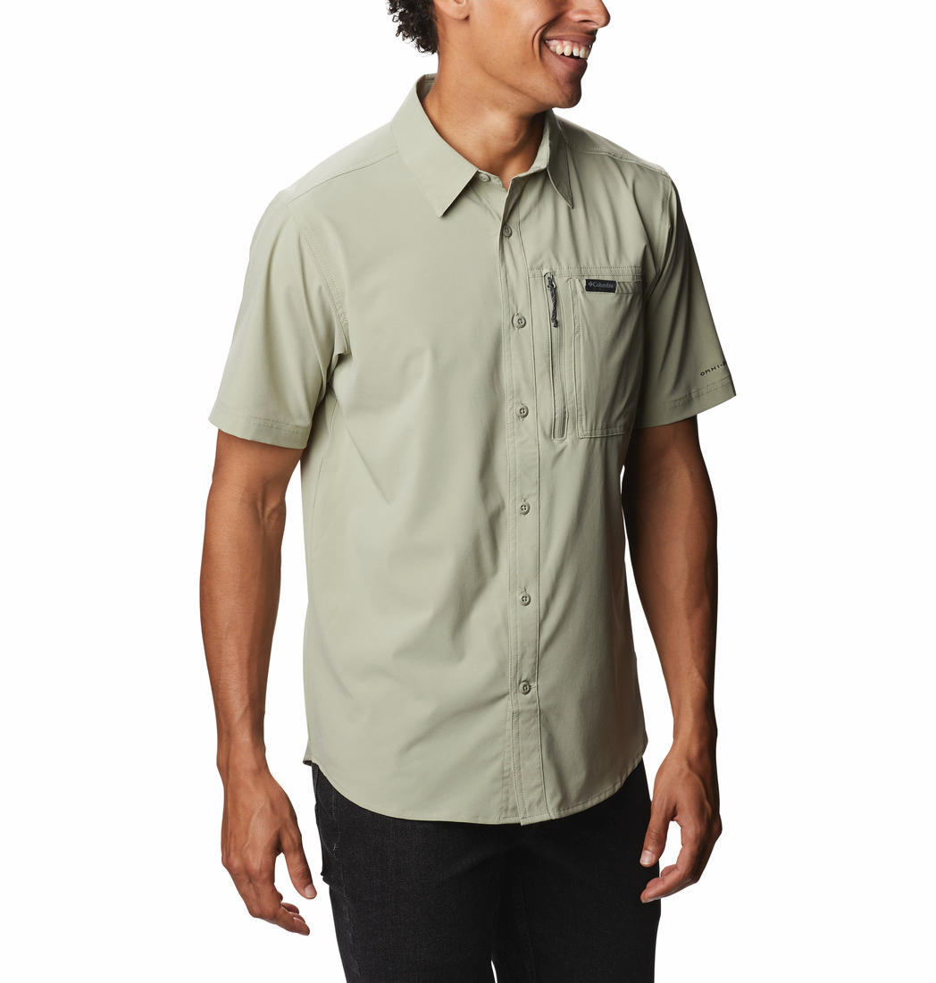 Columbia Men Green Triple Canyon Solid Short Sleeve II (Sun Protection)