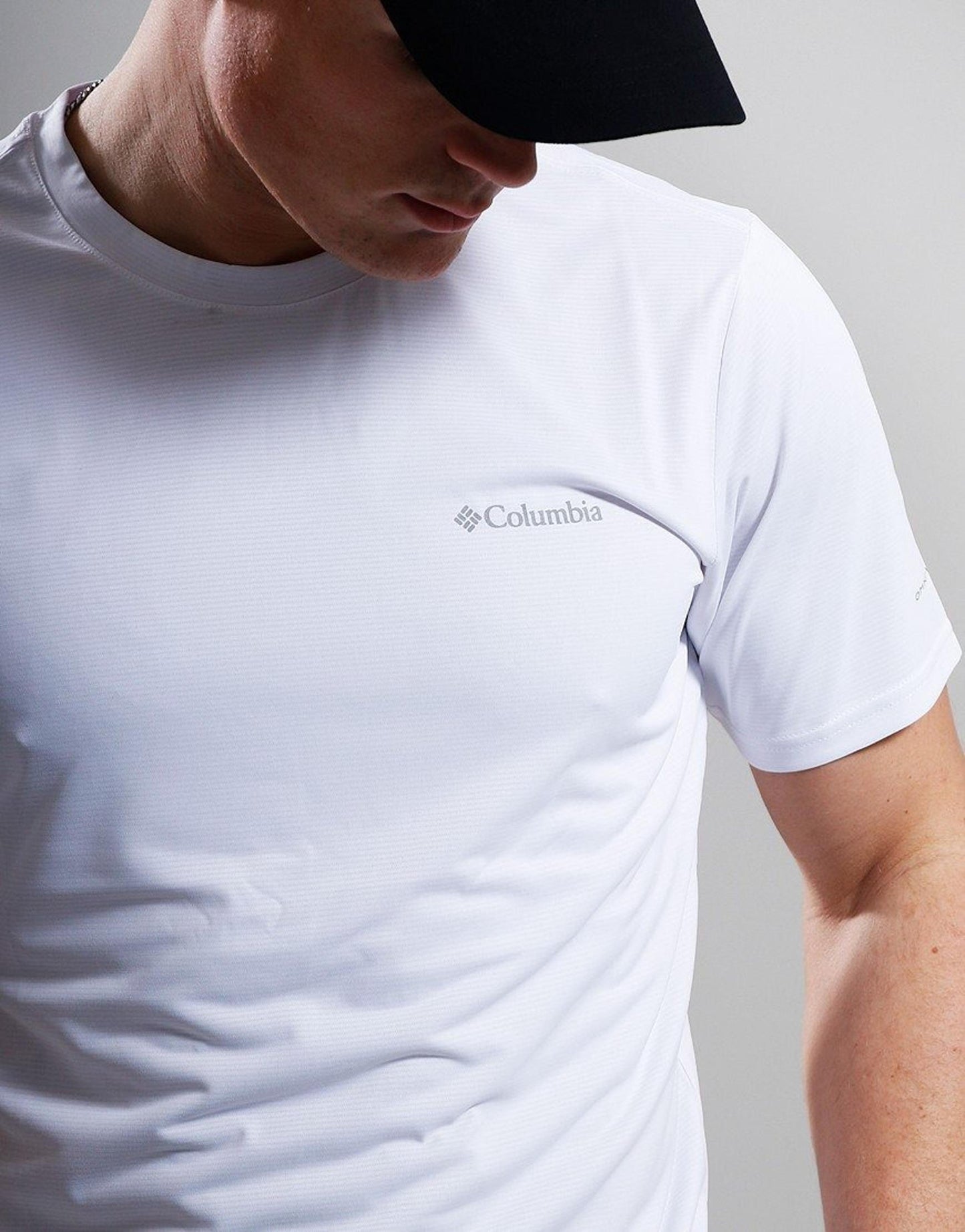 Columbia Mens White Omni-Wick Hike Crew Tshirt
