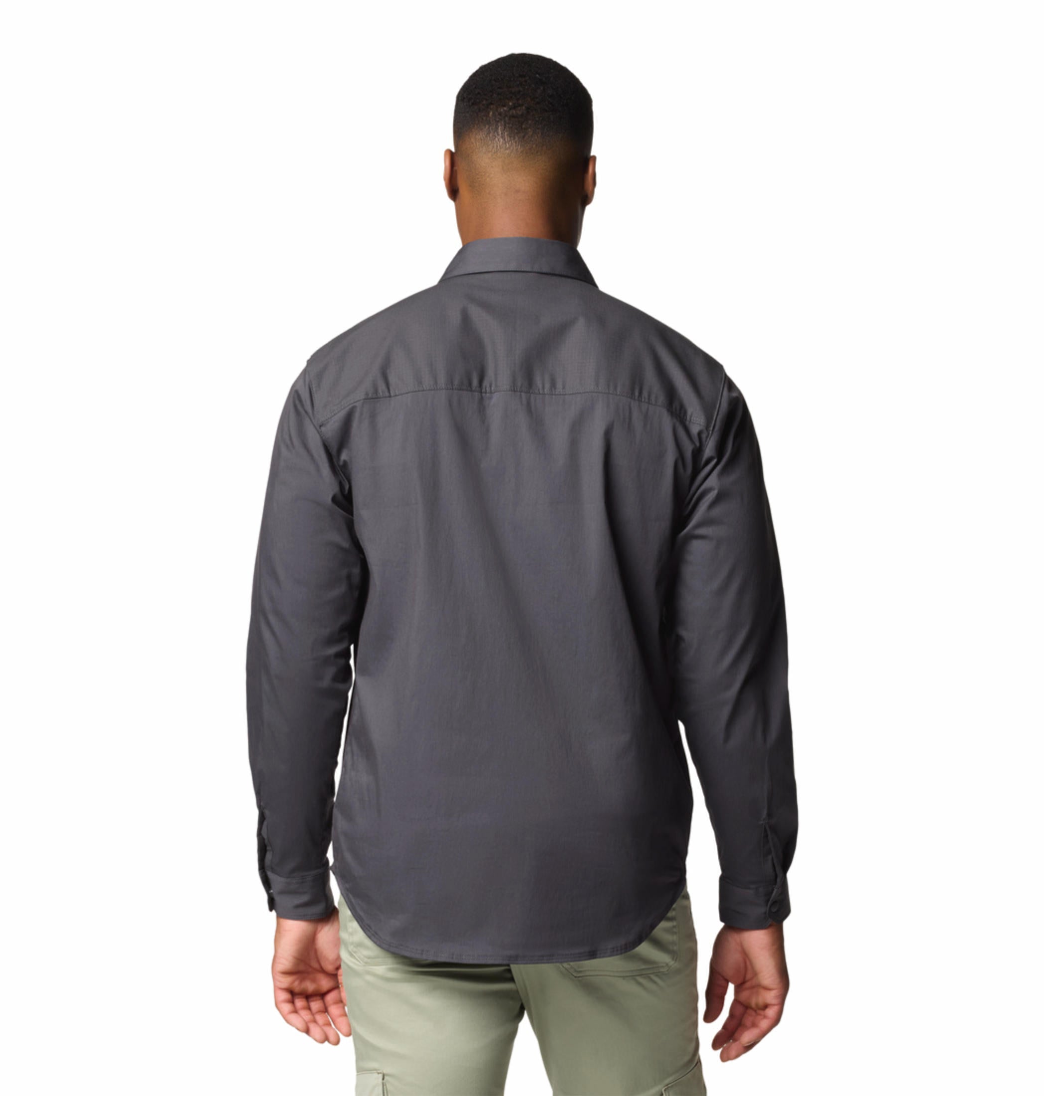 A Men Wearing Columbia Men Black Landroamer Twill LS Shirt