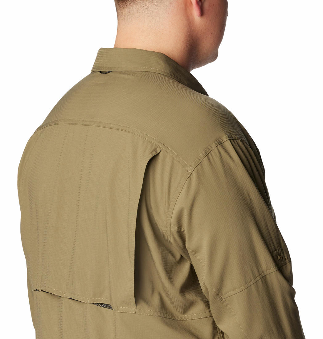 A Men Wearing Columbia Men Green Silver Ridge Utility Lite Long Sleeve (Sun Protection)