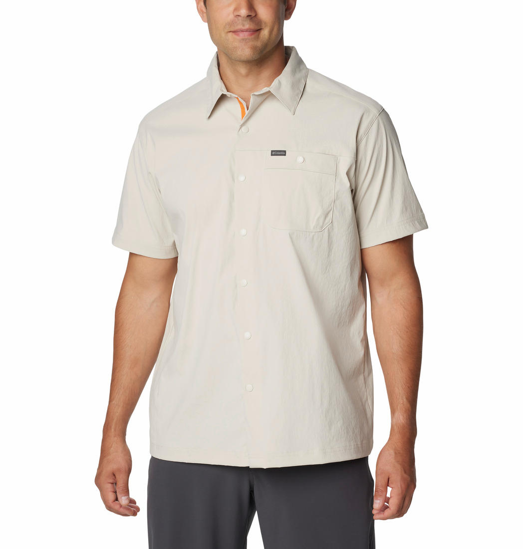 A Men Wearing Columbia Men Brown Landroamer Ripstop SS Shirt (Sun Protection)