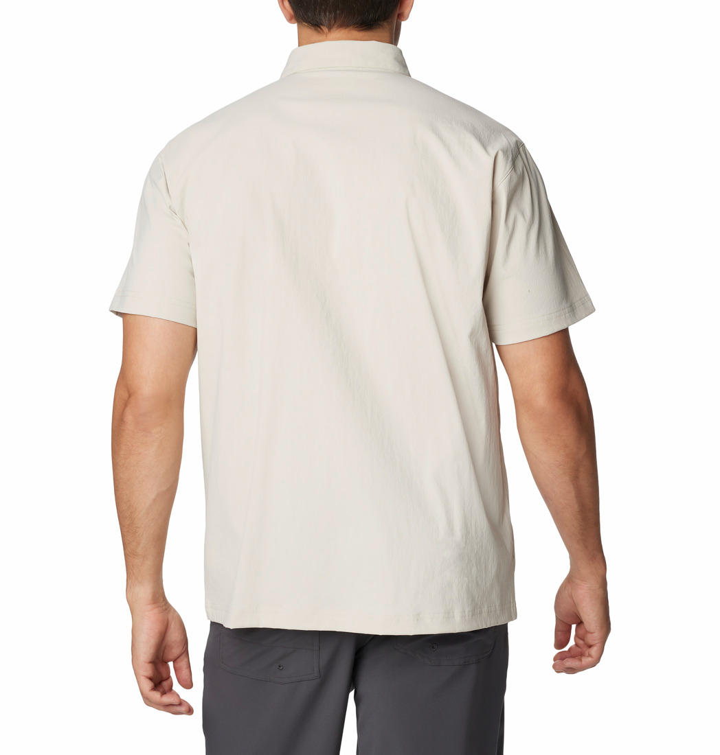 A Men Wearing Columbia Men Brown Landroamer Ripstop SS Shirt (Sun Protection)