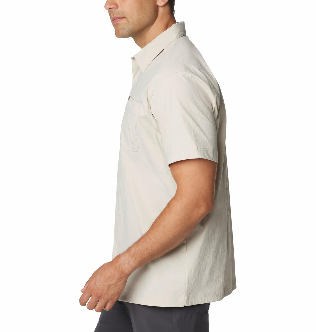 A Men Wearing Columbia Men Brown Landroamer Ripstop SS Shirt (Sun Protection)