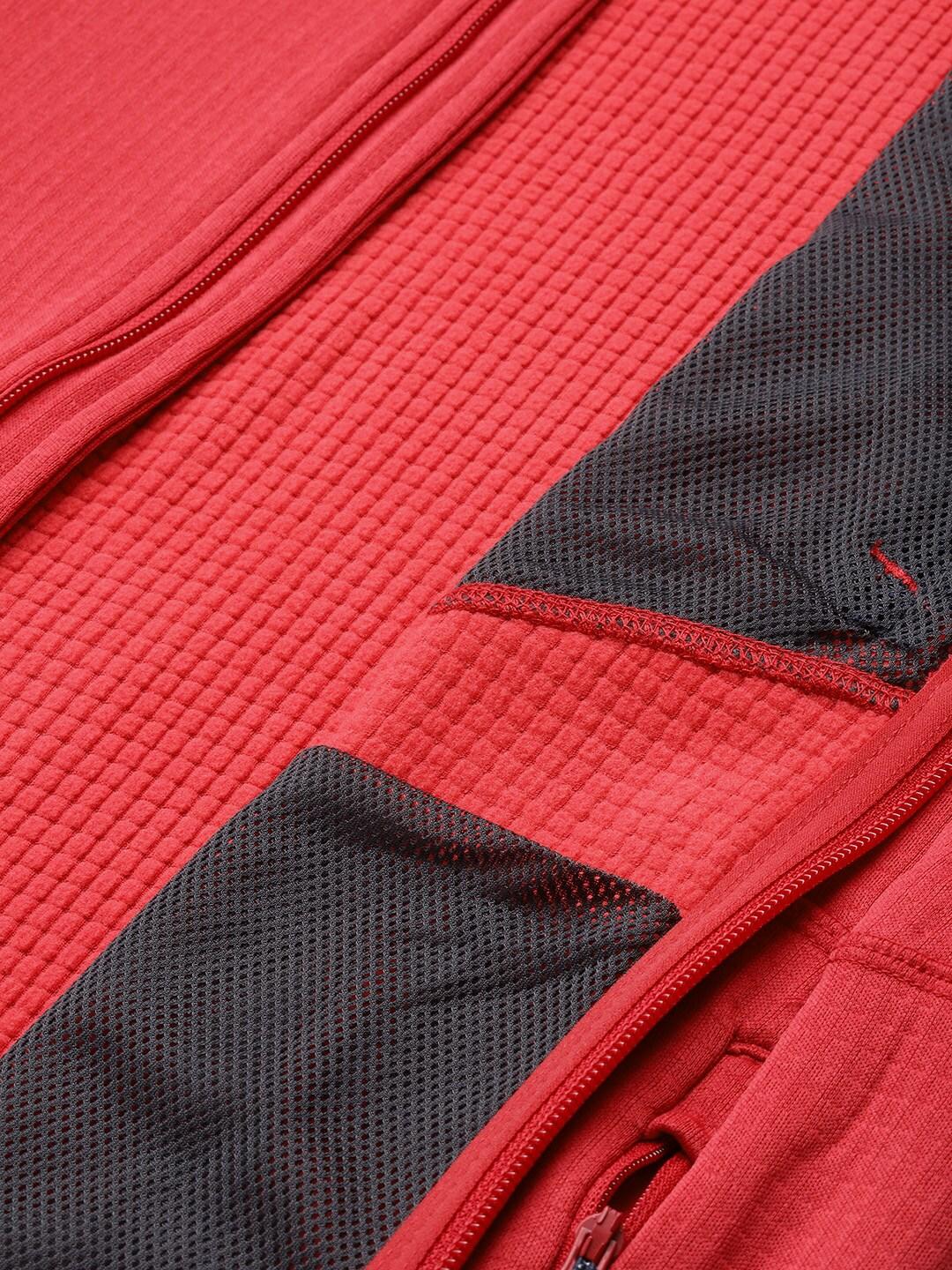 A Men Wearing Columbia Men Red Park View Fleece Full Zip