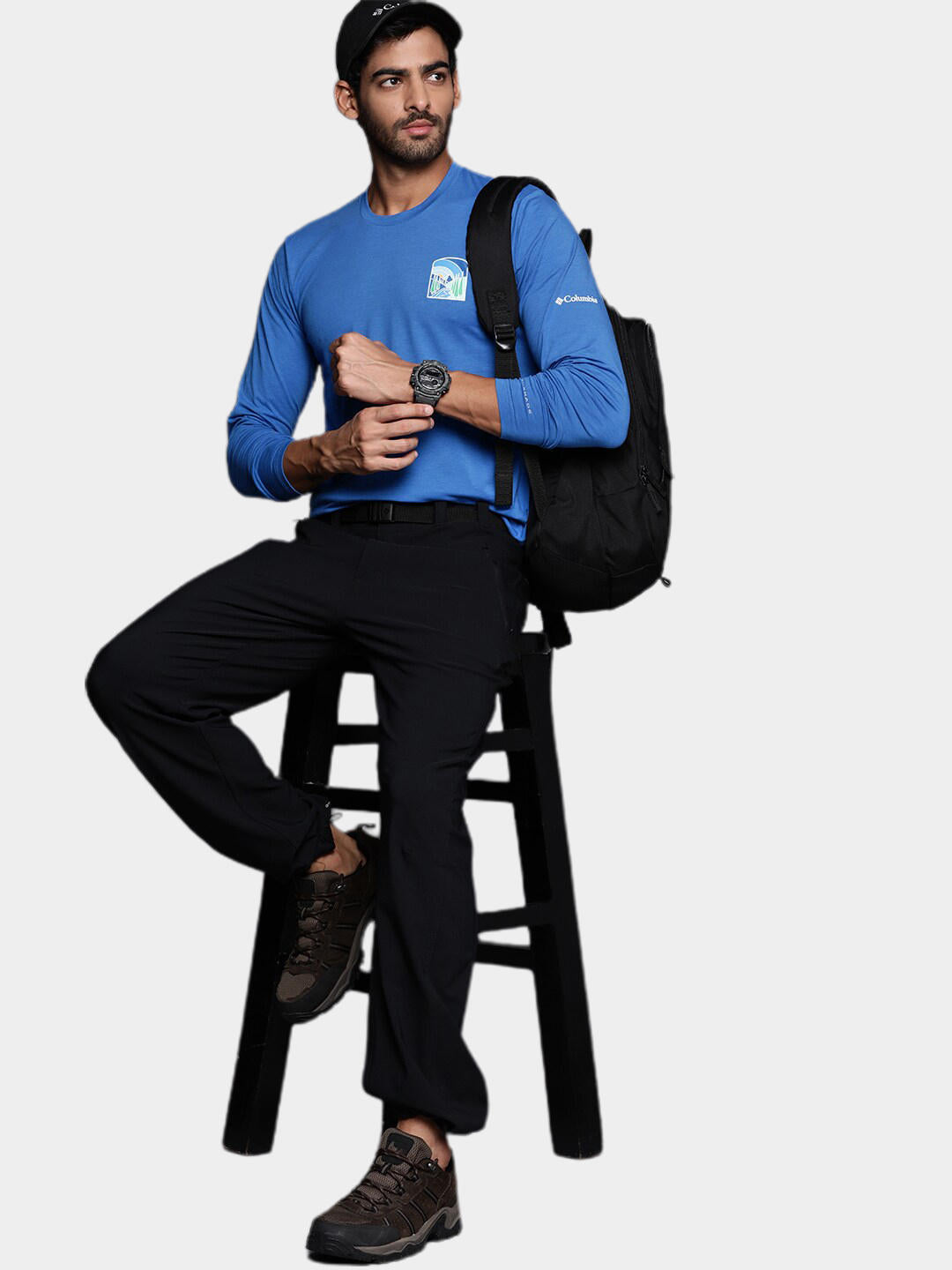 A Men Wearing Columbia Men Blue Sun Trek Graphic Long Sleeve Shirt (Sun Protection)