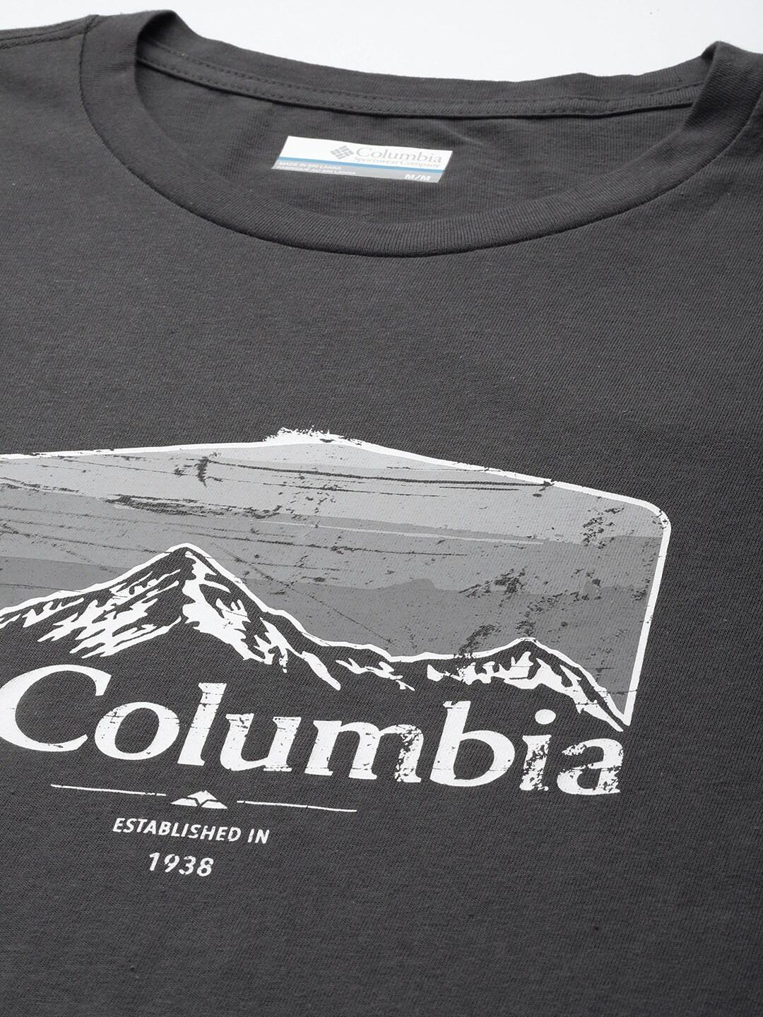 A Men Wearing Columbia Men Black Path Lake Graphic Tee II