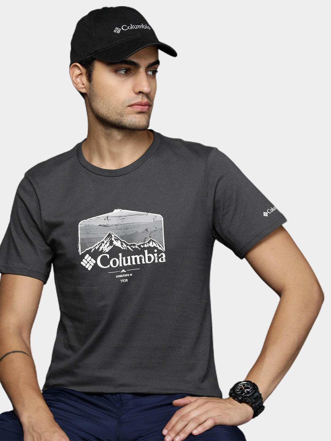 A Men Wearing Columbia Men Black Path Lake Graphic Tee II