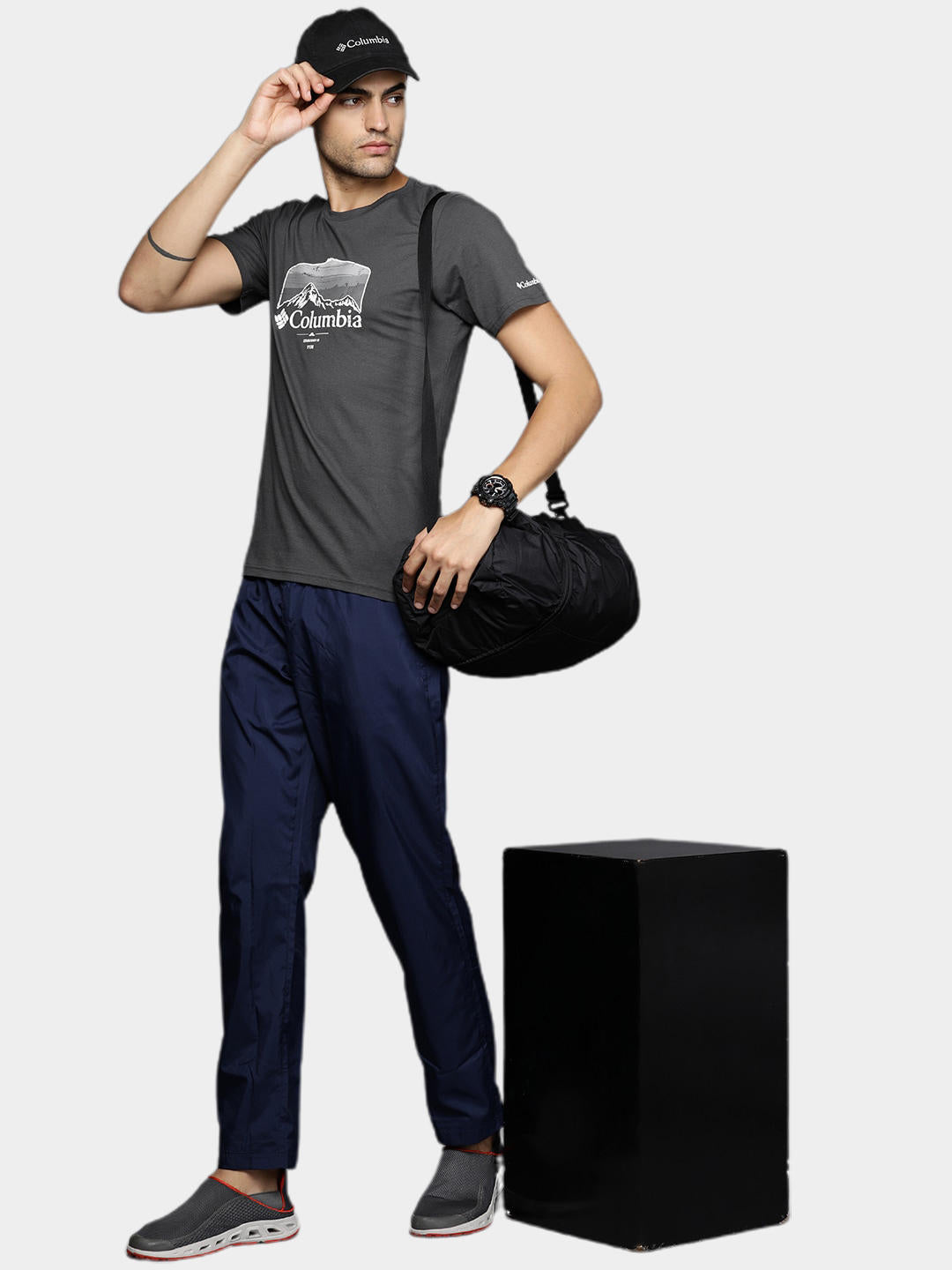 A Men Wearing Columbia Men Black Path Lake Graphic Tee II
