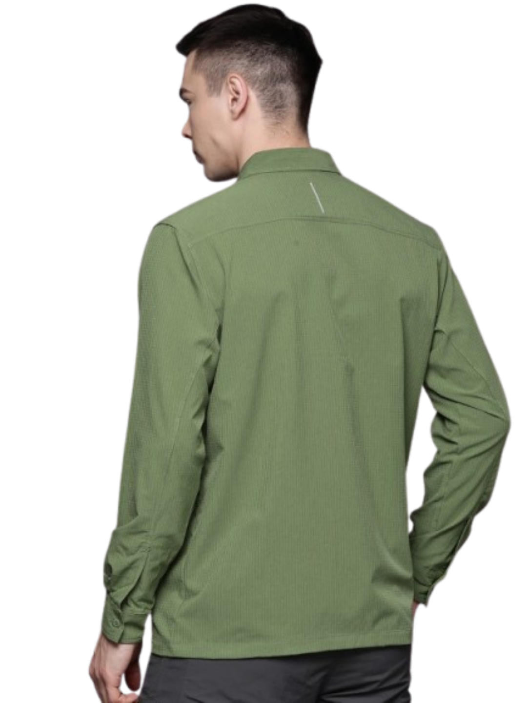 A Men Wearing Columbia Men Green Black Mesa LW LS Shirt