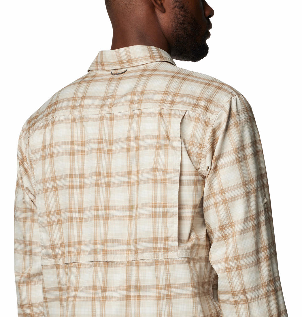 A Men Wearing Columbia Men Brown Silver Ridge Utility Lite Plaid LS (Sun Protection)