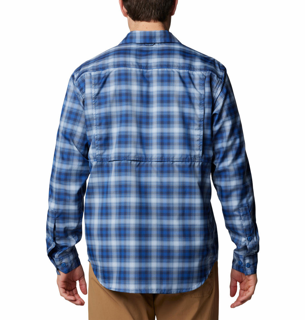 A Men Wearing Columbia Men Blue Silver Ridge Utility Lite Plaid LS (Sun Protection)