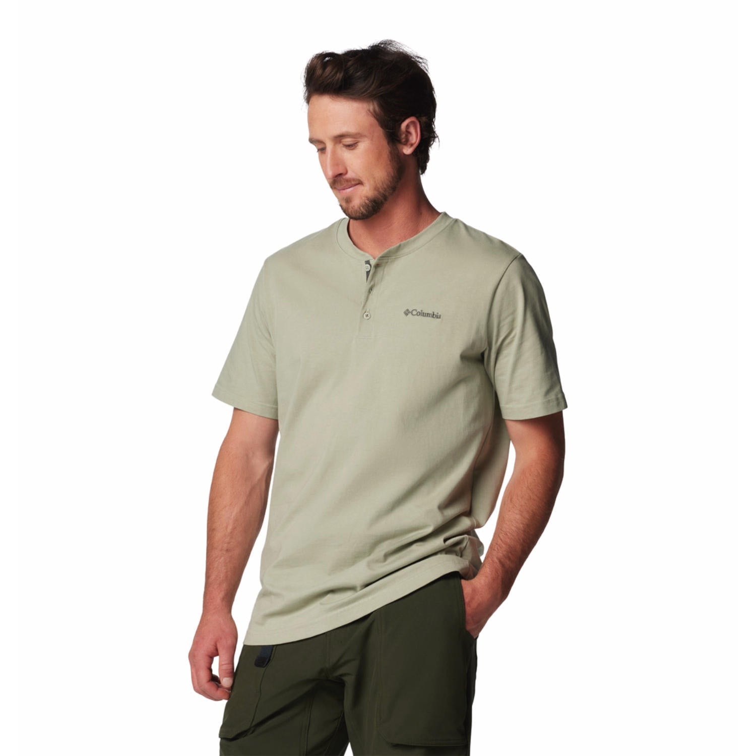 A Men Wearing Columbia Men Green Landroamer SS Henley II (Sun Protection)