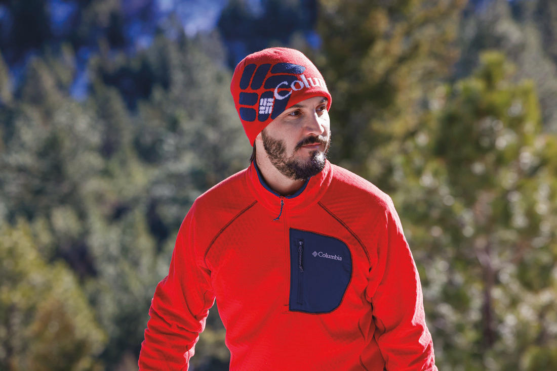 A Men Wearing Columbia Men Red M Outdoor Tracks Full Zip