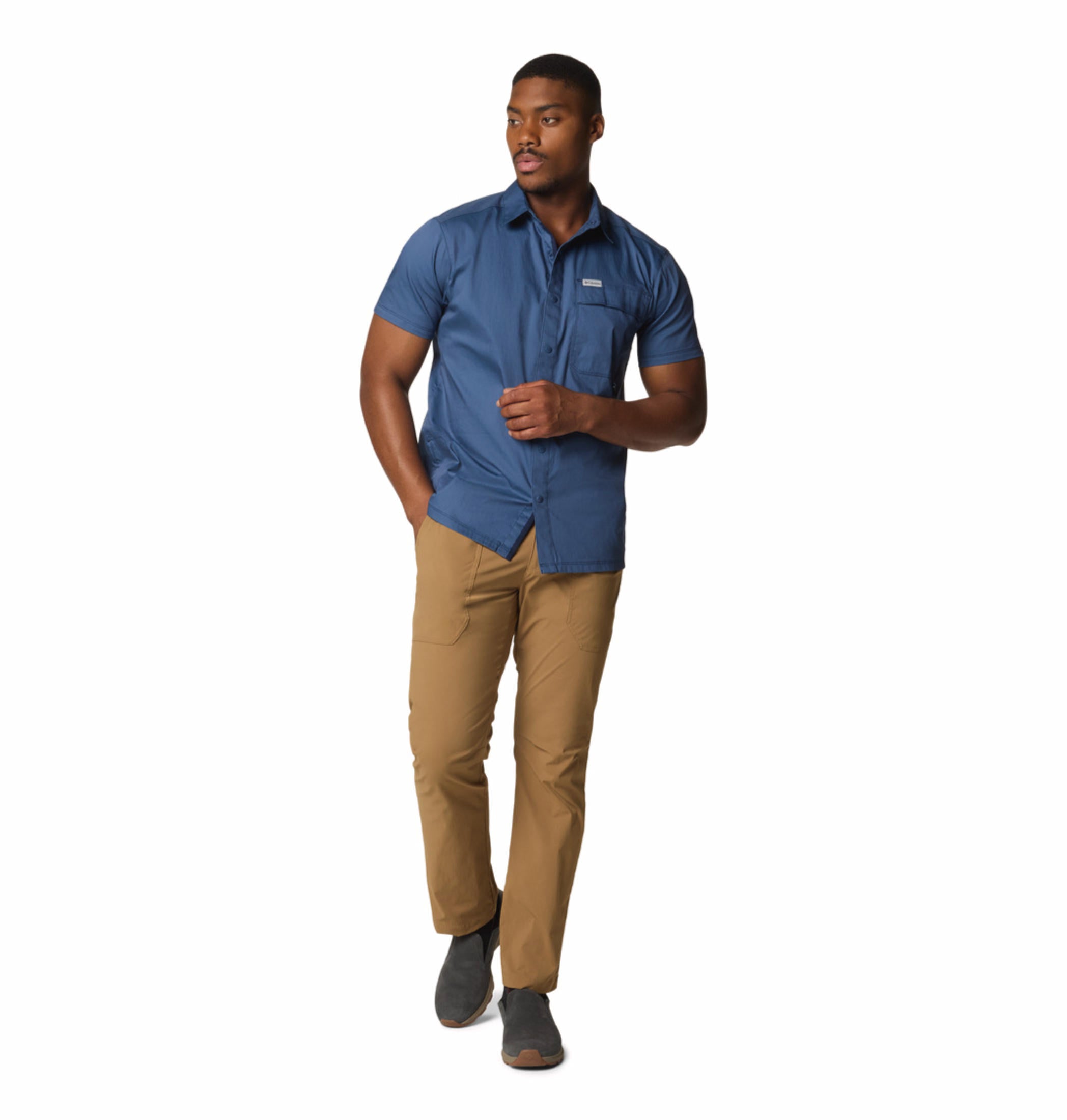 A Men Wearing Columbia Men Blue Landroamer Twill SS Shirt