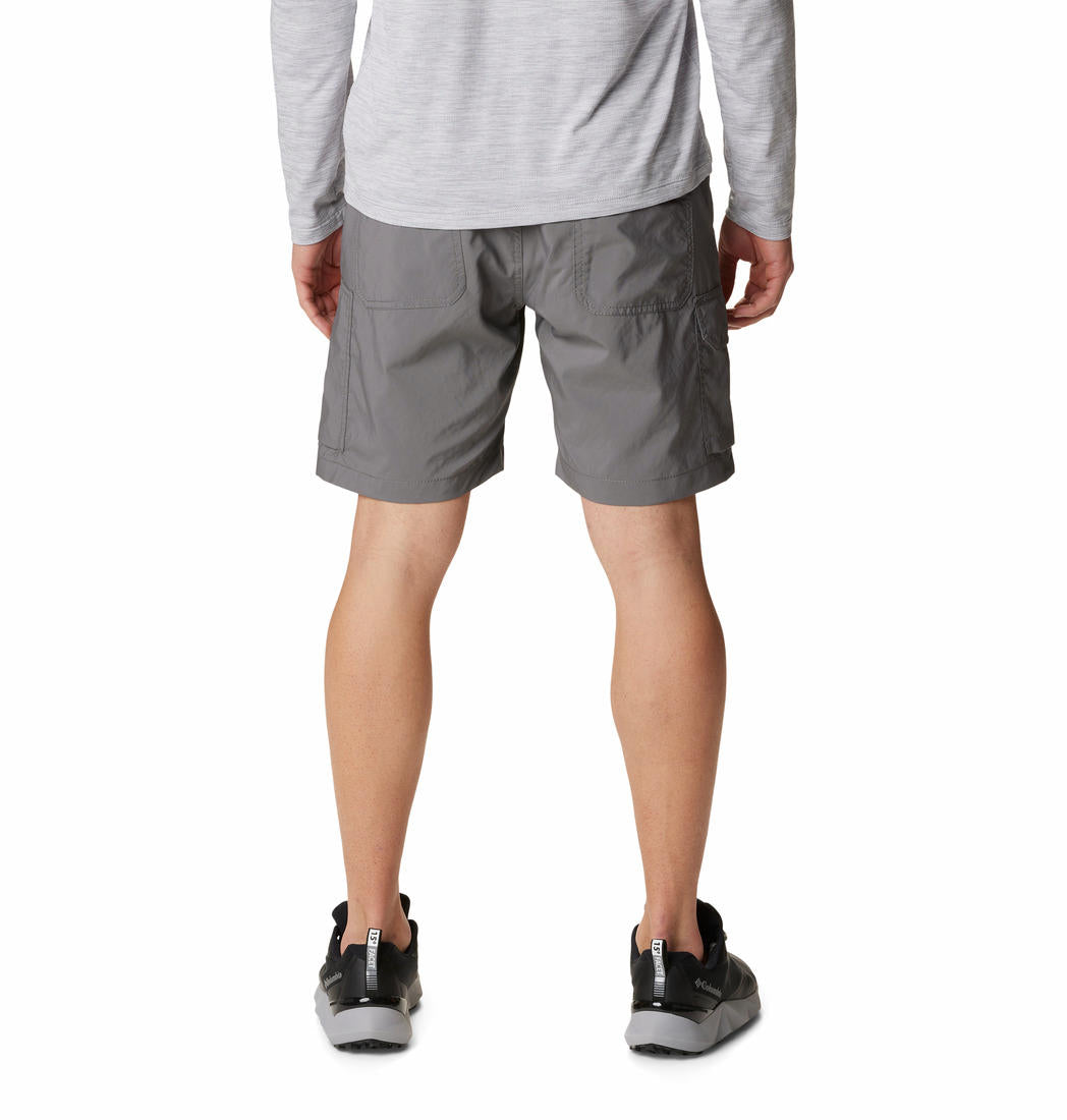 A Men Wearing Columbia Men Grey Silver Ridge Utility Cargo Short (Sun Protection)