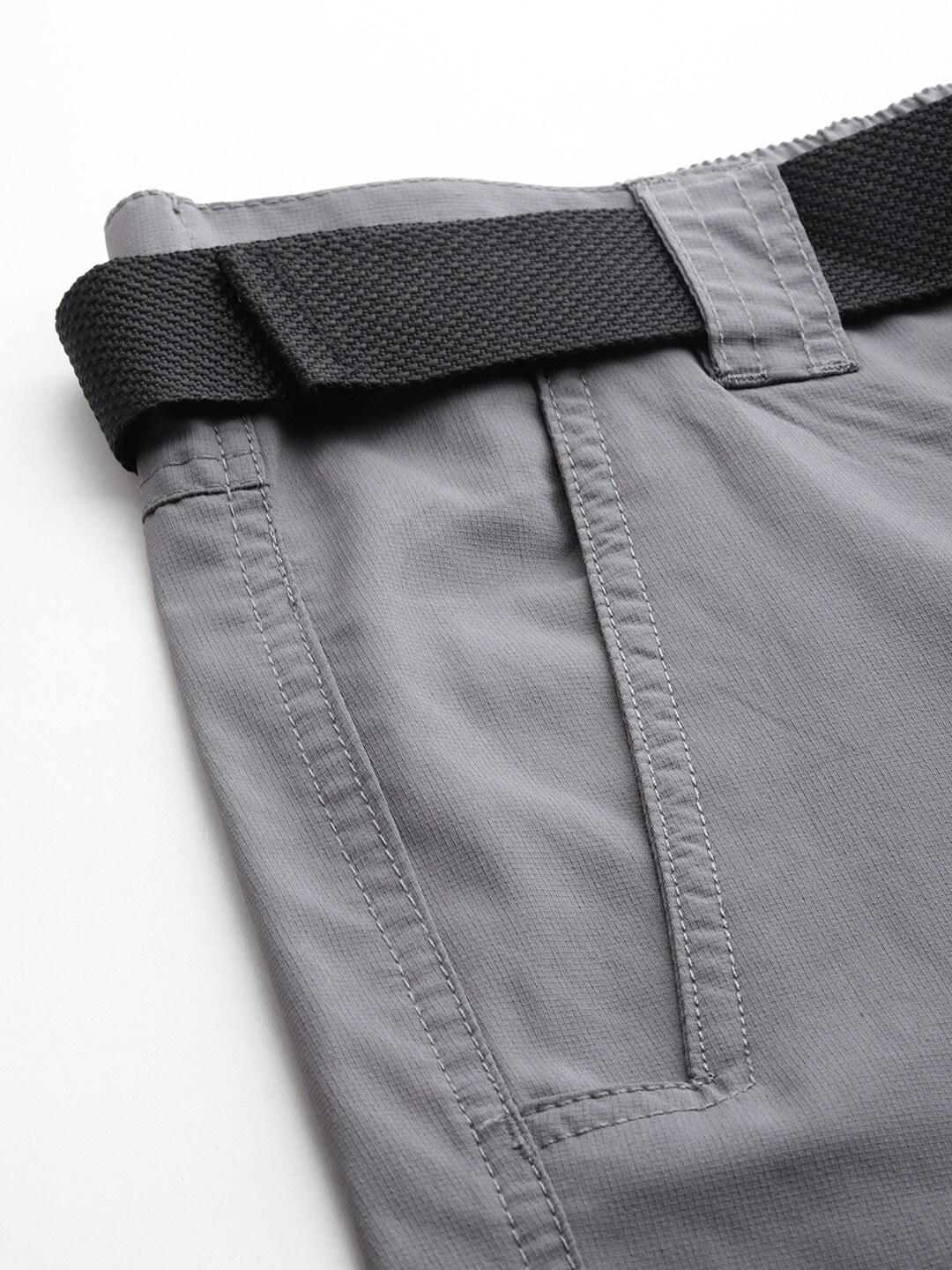 A Men Wearing Columbia Men Grey Silver Ridge Utility Cargo Short (Sun Protection)